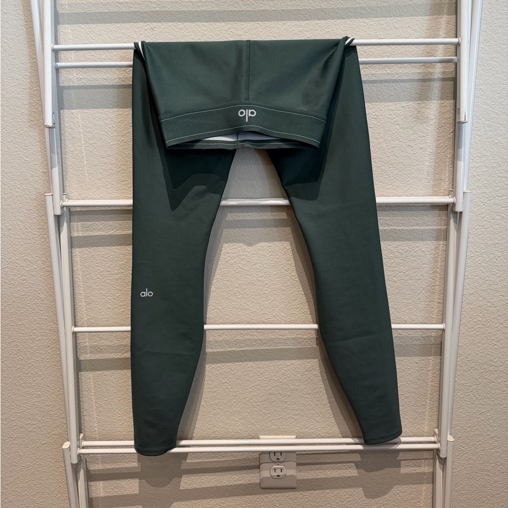 ALO Yoga Clover Green/White Leggings
